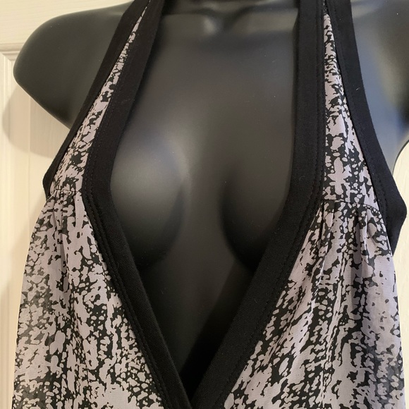 Flowy Razer-Back Tunic | Size: S - Picture 4 of 6